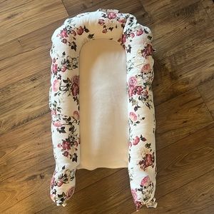 Floral dockatot deluxe used